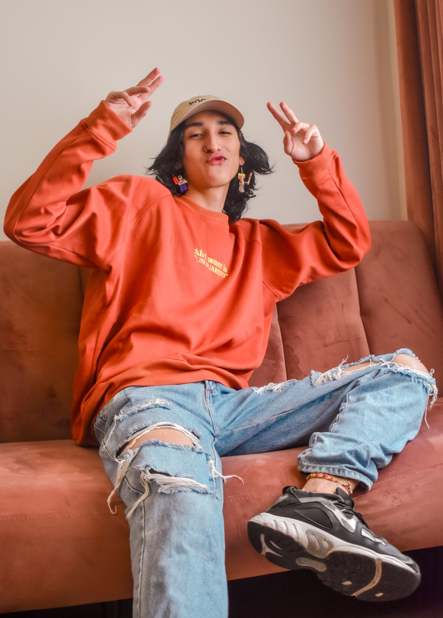 Sweater l All I Want is "UN GUARITO"